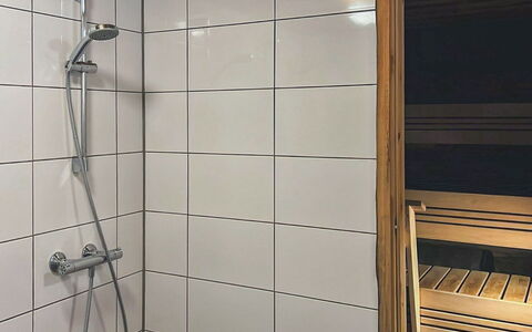 Kelotorppa B: Flooring, Floor, Plumbing Fixture, Bathroom, Plumbing, Shower, Shower Head, Tile, Shower Bar, Shower Panel