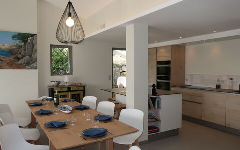 Farfalla: Room, Property, Interior Design, Building, Furniture, Living Room, Ceiling, Dining Room, Floor, House