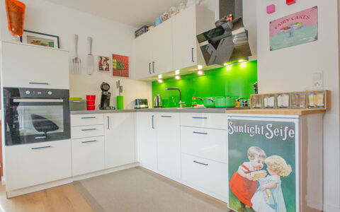 Wenns 210: Room, Green, Property, Interior Design, Furniture, Building, Major Appliance, House, Kitchen, Play
