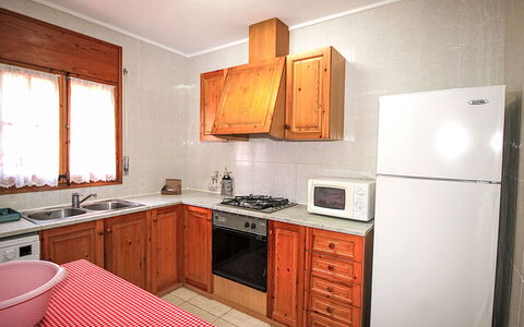 Pals 850: Kitchen, Major Appliance, Kitchen Appliance, Wood, Cabinetry, Interior Design, Furniture, Countertop, Flooring, Ceiling