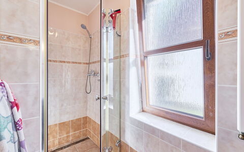 Green Valley Park Stárkov 6: Flooring, Plumbing Fixture, Floor, Interior Design, Bathroom, Plumbing, Ceiling, Shower, Glass, Shower Door