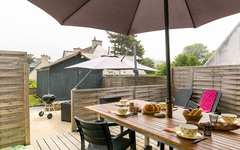 Le Coup de Coeur: Table, Furniture, Property, Plant, Sky, Umbrella, Building, Shade, Tableware, Outdoor Furniture