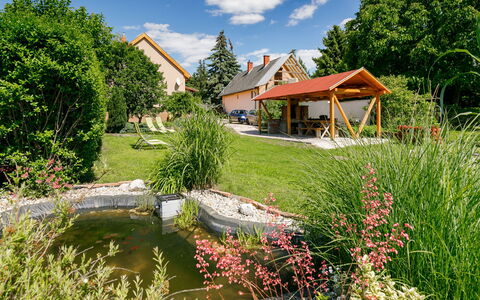 Beata: Plant, Cloud, Sky, Flower, Property, Plant Community, Building, Natural Landscape, Green, Tree