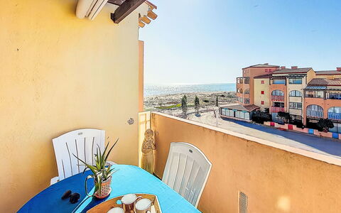 Le Barcarès 400: Apartment, Residential Area, Home, Balcony, Hotel