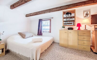Accommodation:&nbsp;Front de Mer 400.23