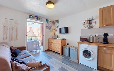 Accommodation:&nbsp;Palm Beach 430.15