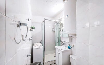 Palm Beach 430.14: Plumbing Fixture, Interior Design, Flooring, Bathroom, Floor, Toilet, Sink, Bathroom Sink, Plumbing, Tap
