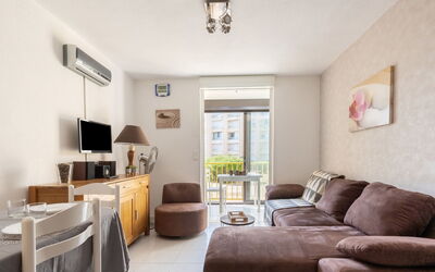 Accommodation:&nbsp;Palm Beach 430.10