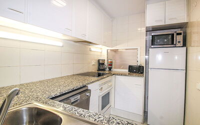 Accommodation:&nbsp;Green Club 455.8