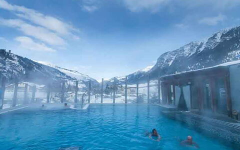 Tga da Plaz: Sky, Mountain Range, Mountain, Water, Atmosphere, Alps, Resort Town, Swimming Pool, Hill Station, Cloud