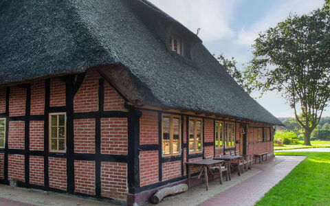 Sandbostel 601: Property, House, Building, Cottage, Home, Roof, Room, Architecture, Farmhouse, Barn