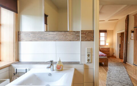 Sandbostel 601: Tap, Plumbing Fixture, Sink, Property, Wood, Bathroom, Bathroom Sink, Building, Floor, Bathroom Cabinet