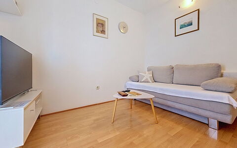Accommodation:&nbsp;Ana 620.3