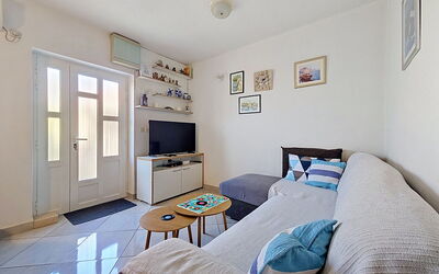Accommodation:&nbsp;Ana 620.3
