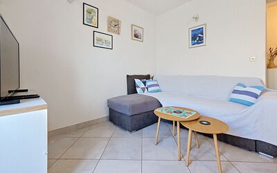 Accommodation:&nbsp;Ana 620.3