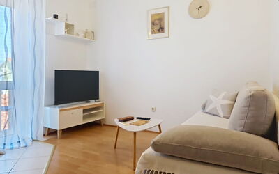 Accommodation:&nbsp;Ana 620.3
