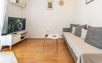 Accommodation:&nbsp;Ana 620.3