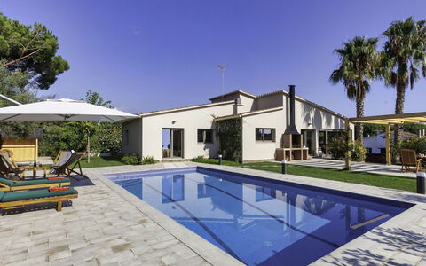 Emporion: Property, Swimming Pool, House, Building, Home, Real Estate, Architecture, Estate, Residential Area, Mansion