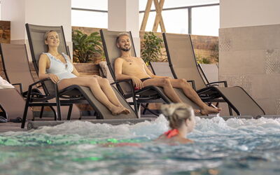 Rauris 110: Comfort, Swimming Pool, Leisure, Flooring, Fun, Event, Grass