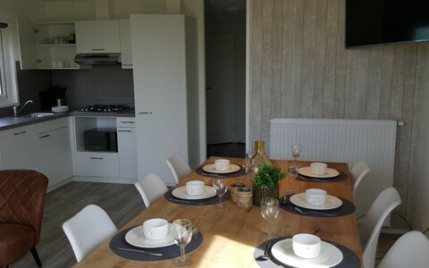 Retranchement 102: Table, Furniture, Property, Tableware, Dishware, Chair, Wood, Cabinetry, Interior Design, Plate