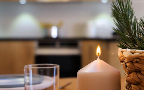 Les Savolaires 4: Plant, Tableware, Tree, Decoration, Heat, Drinkware