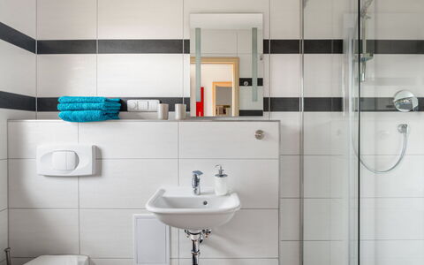 Bečov Nad Teplou 2: Tap, Mirror, Sink, Bathroom Sink, Plumbing Fixture, Bathroom, Purple, Interior Design, Floor, Line