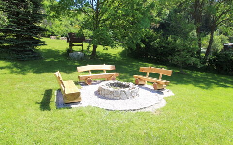 Bečov Nad Teplou 2: Plant, Table, Natural Landscape, Tree, Outdoor Furniture, Land Lot, Outdoor Table, Shade, Leisure, Groundcover