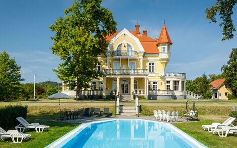 Zichy: Water, Sky, Plant, Cloud, Property, Building, Tree, Swimming Pool, Window, Leisure