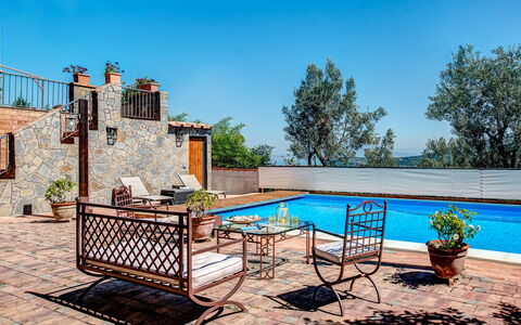 Country Lemonvilla: Water, Sky, Plant, Property, Swimming Pool, Building, Outdoor Furniture, Interior Design, Tree, Shade
