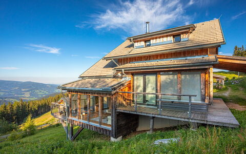 Panorama: Cloud, Sky, Plant, Building, Property, Ecoregion, Window, Natural Landscape, Wood, House