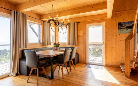Panorama: Wood, Floor, Room, Flooring, Interior Design, Hardwood, Window, Property, Wood Flooring, Table