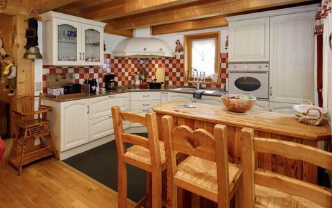 Dörfli: Kitchen, Furniture, Interior Design, Flooring, Countertop, Wood, Ceiling, Kitchen Appliance, Cabinetry, Floor