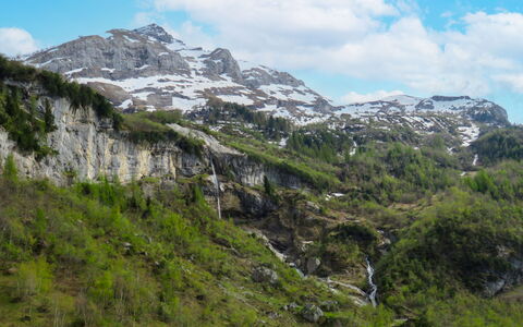 Dörfli: Sky, Snow, Mountain, Nature, Natural Landscape, Slope, House, Building, Freezing, Rural Area