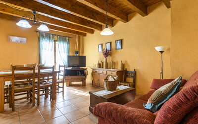 Angelita i 1.1: Room, Property, Building, Interior Design, Furniture, Ceiling, Living Room, House, Floor, Real Estate