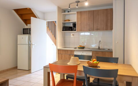 Saumur 649: Room, Furniture, Kitchen, Property, Countertop, Cabinetry, Building, Interior Design, Floor, House