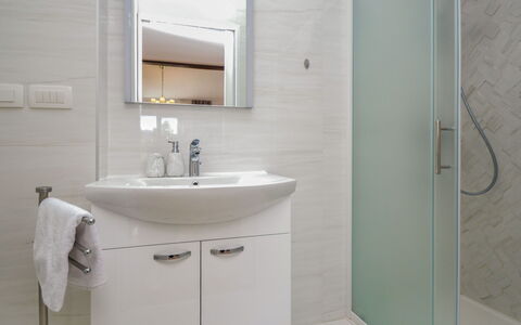 Villa Bloom Garden: Mirror, Tap, Sink, Plumbing Fixture, Bathroom Sink, Bathroom, Interior Design, Bathroom Cabinet, Floor