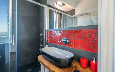 Villa Antonietta: Mirror, Tap, Property, Plumbing Fixture, Sink, Building, Bathroom Sink, Bathroom, Interior Design, Lighting