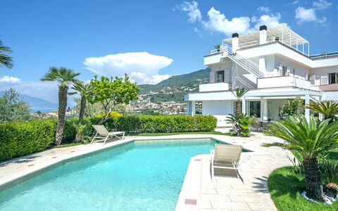 Villa Antonietta: Cloud, Water, Plant, Sky, Building, Azure, Swimming Pool, Tree, Arecales, Leisure