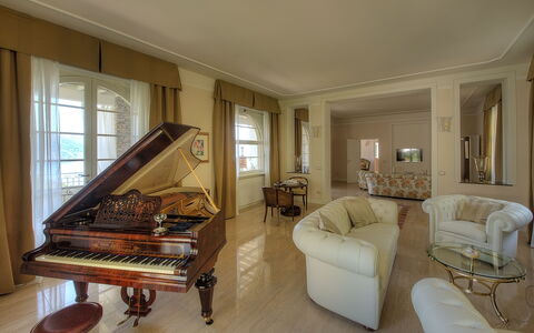 Villa Ermelinda: Furniture, Window, Picture Frame, Building, Interior Design, Couch, Wood
