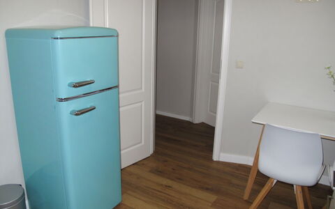 Villa am Meer: Wood, Floor, Property, Flooring, Room, Wood Flooring, Teal, Hardwood, Turquoise