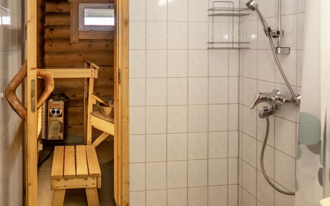 Rukan Roihu: Flooring, Wood, Floor, Interior Design, Plumbing Fixture, Room, Plumbing, Bathroom, Wood Stain, Toilet