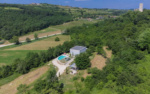 Studio Gallery Bura: Sky, Plant, Cloud, Natural Landscape, Tree, Highland, Land Lot, Grass, Grassland, Slope