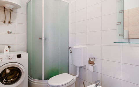Omiš 901: Plumbing Fixture, Building, Toilet Seat, Property, Laundry Room, Toilet, White, Bathroom Sink, Purple, Bathroom