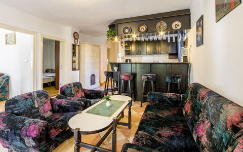 Kiwi: Furniture, Property, Picture Frame, Couch, Green, Comfort, Table, Interior Design, Living Room, Studio Couch