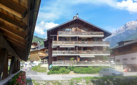 Val Neige Apt. 12: Cloud, Plant, Sky, Building, Property, Window, Architecture, Tree, Mountain, Leisure