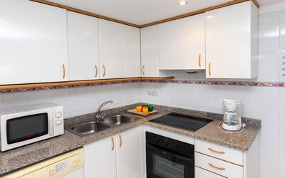 Accommodation:&nbsp;El Gato Ii 659.2