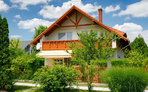 Renata: Cloud, Plant, Sky, Building, Property, Window, House, Tree, Land Lot, Cottage