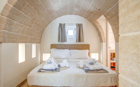 La Torretta - Corte dei Messapi: Furniture, Property, Building, Comfort, Wood, Bed Frame, Pillow, Interior Design, Floor