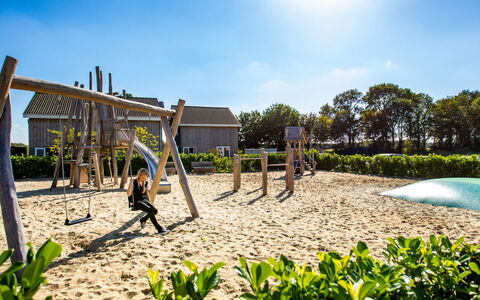 Green Resort Mooi Bemelen: Plant, Sky, Cloud, Shade, Land Lot, Body Of Water, Grass, Tree, Leisure