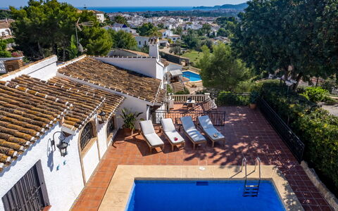 Villa Monte Feliz: Plant, Sky, Property, Water, Building, Blue, Tree, Azure, Swimming Pool, Architecture